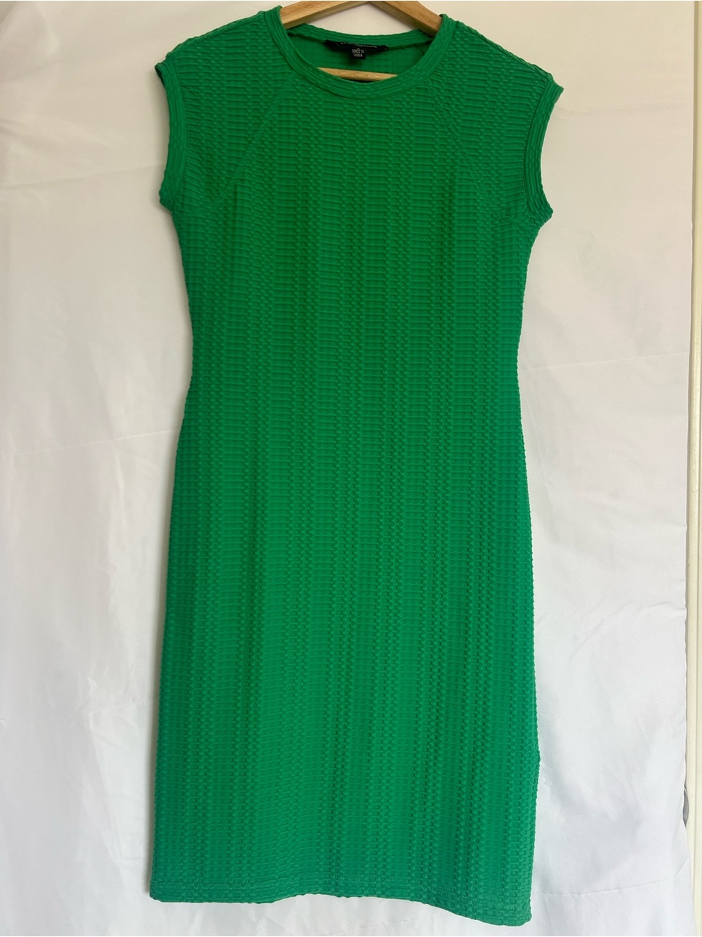 Sharagano Textured Green Sleeveless Midi Dress